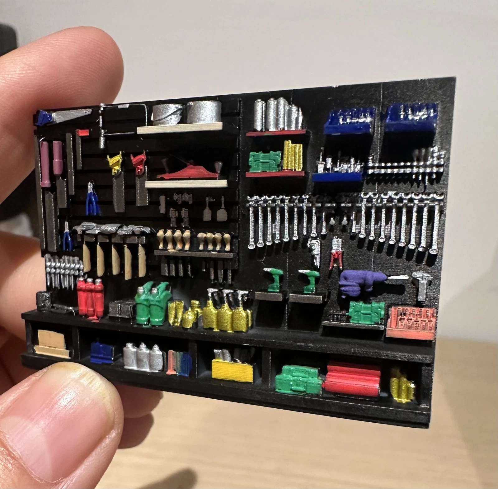 1/64 Diorama Workbench Model W - Workshop Tools Toy recension och pris